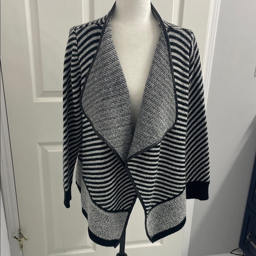 Dolce Cabo Black & White Striped Open Front Knit Sweater Cardigan Jacket Sz M